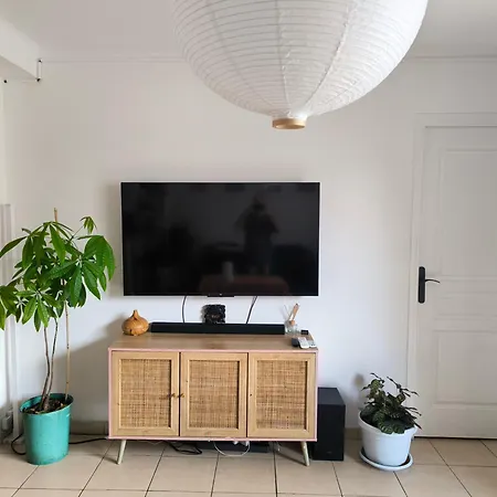 Azure Retreat Apartment *